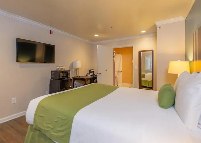 Ocean Pacific Lodge